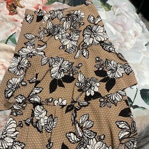 Women’s MIDI Length Skirt.